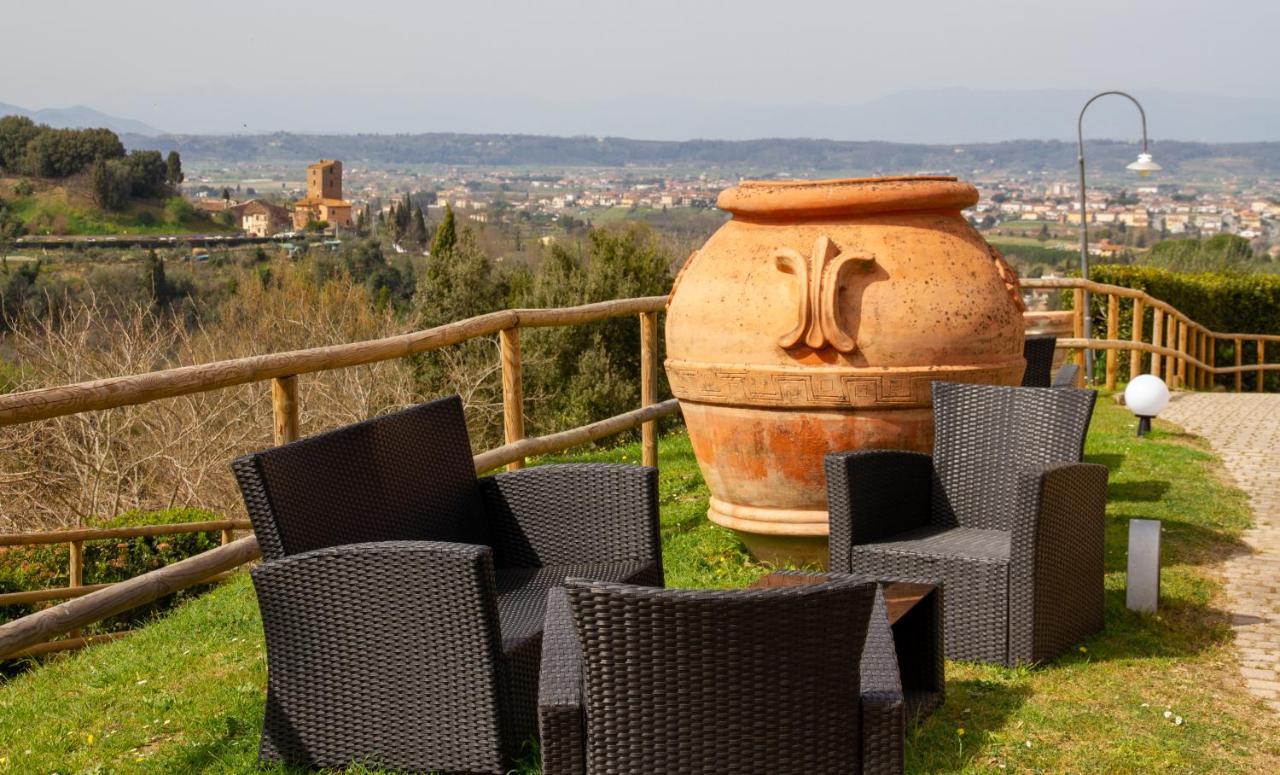 Montevecchio Apartments Montopoli in Val dʼArno Dış mekan fotoğraf
