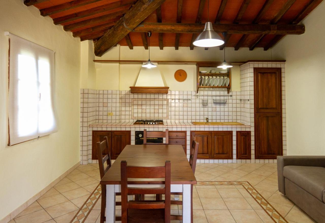 Montevecchio Apartments Montopoli in Val dʼArno Dış mekan fotoğraf