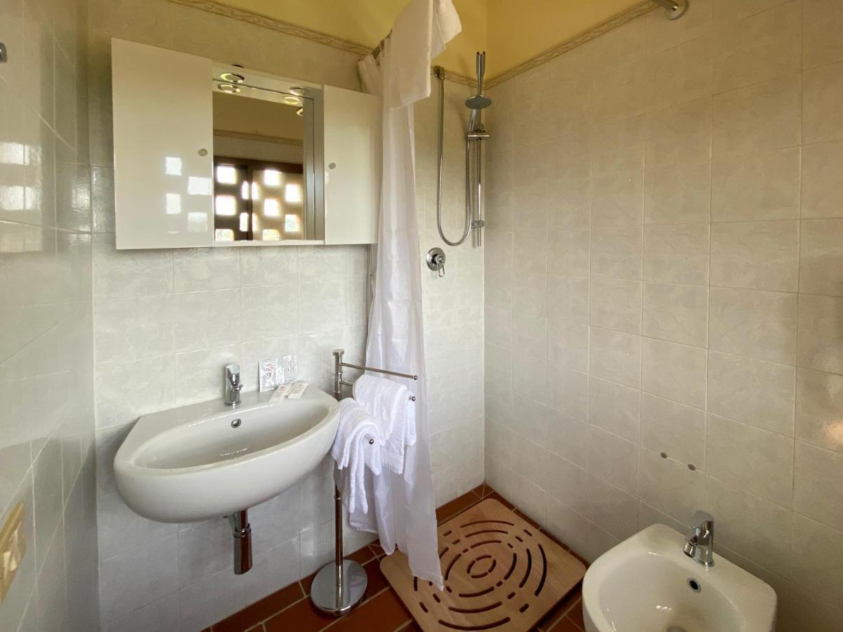 Montevecchio Apartments Montopoli in Val dʼArno Dış mekan fotoğraf