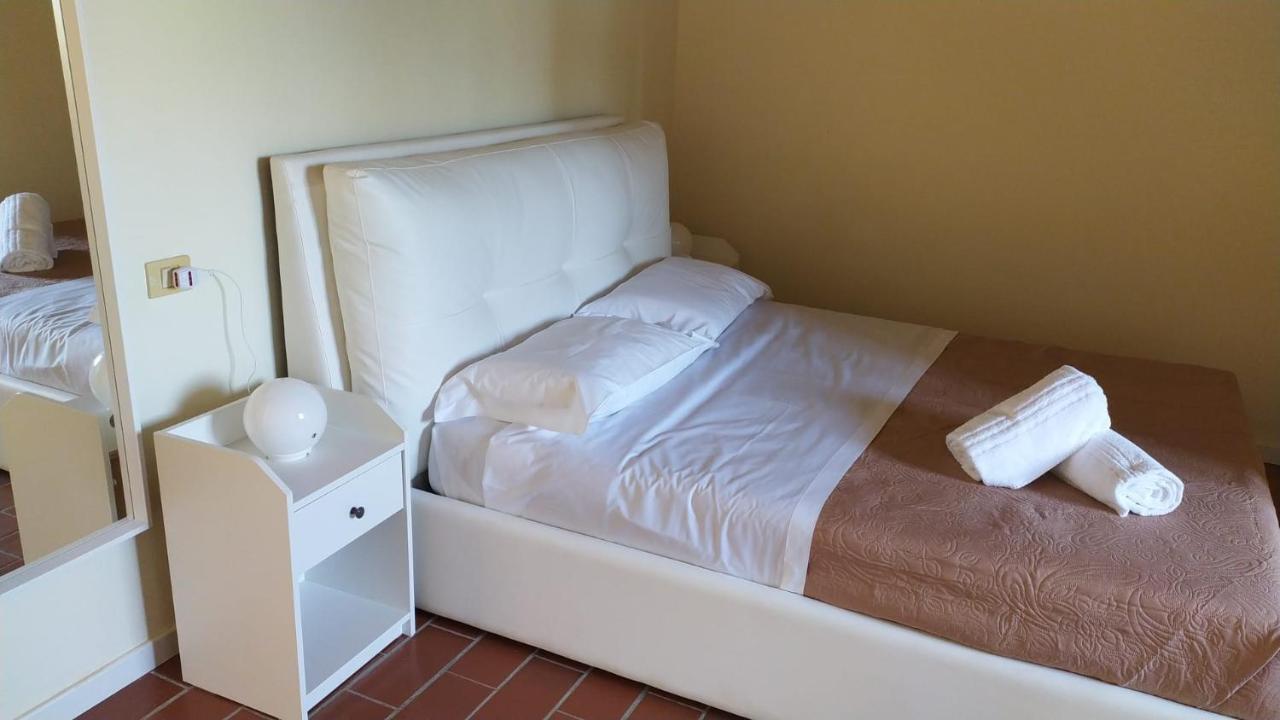 Montevecchio Apartments Montopoli in Val dʼArno Dış mekan fotoğraf